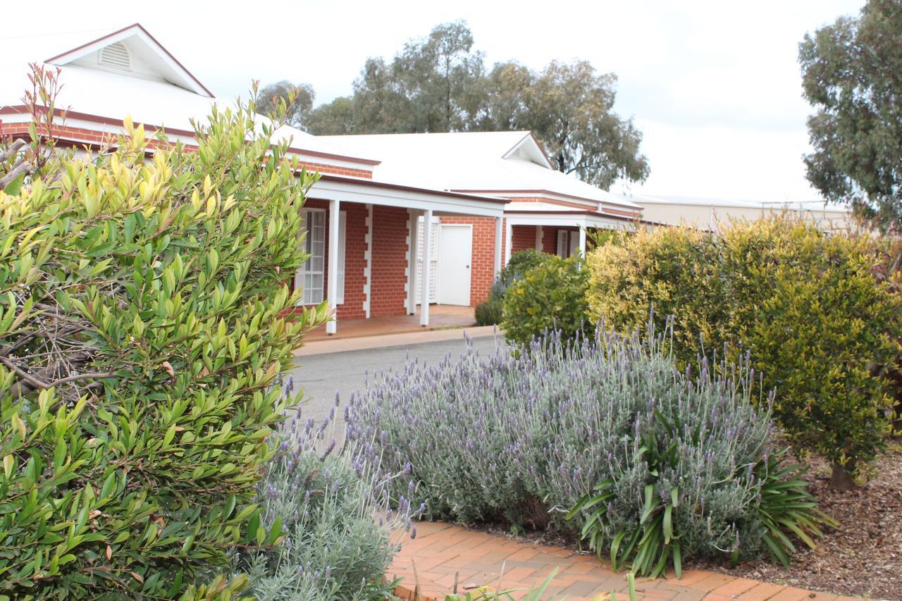 The Kidman Wayside Inn Griffith Exterior foto